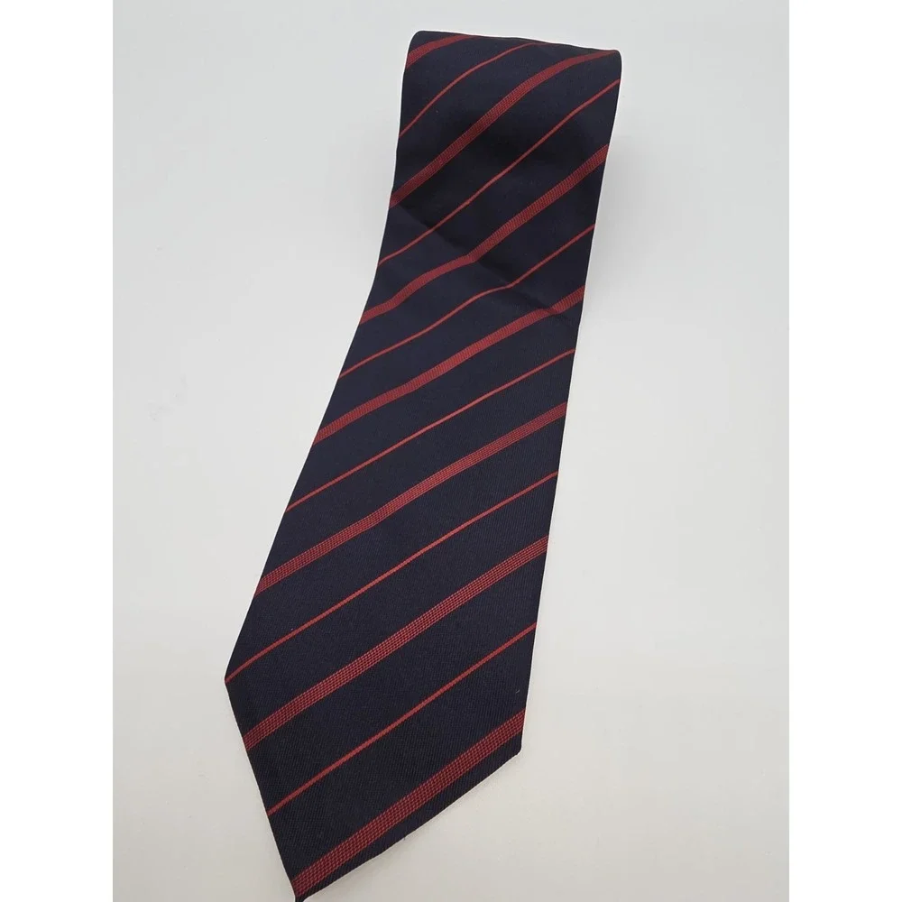 VTG Banana Republic Mens 100% Silk Necktie Striped Navy Blue Red 58 x 3.25